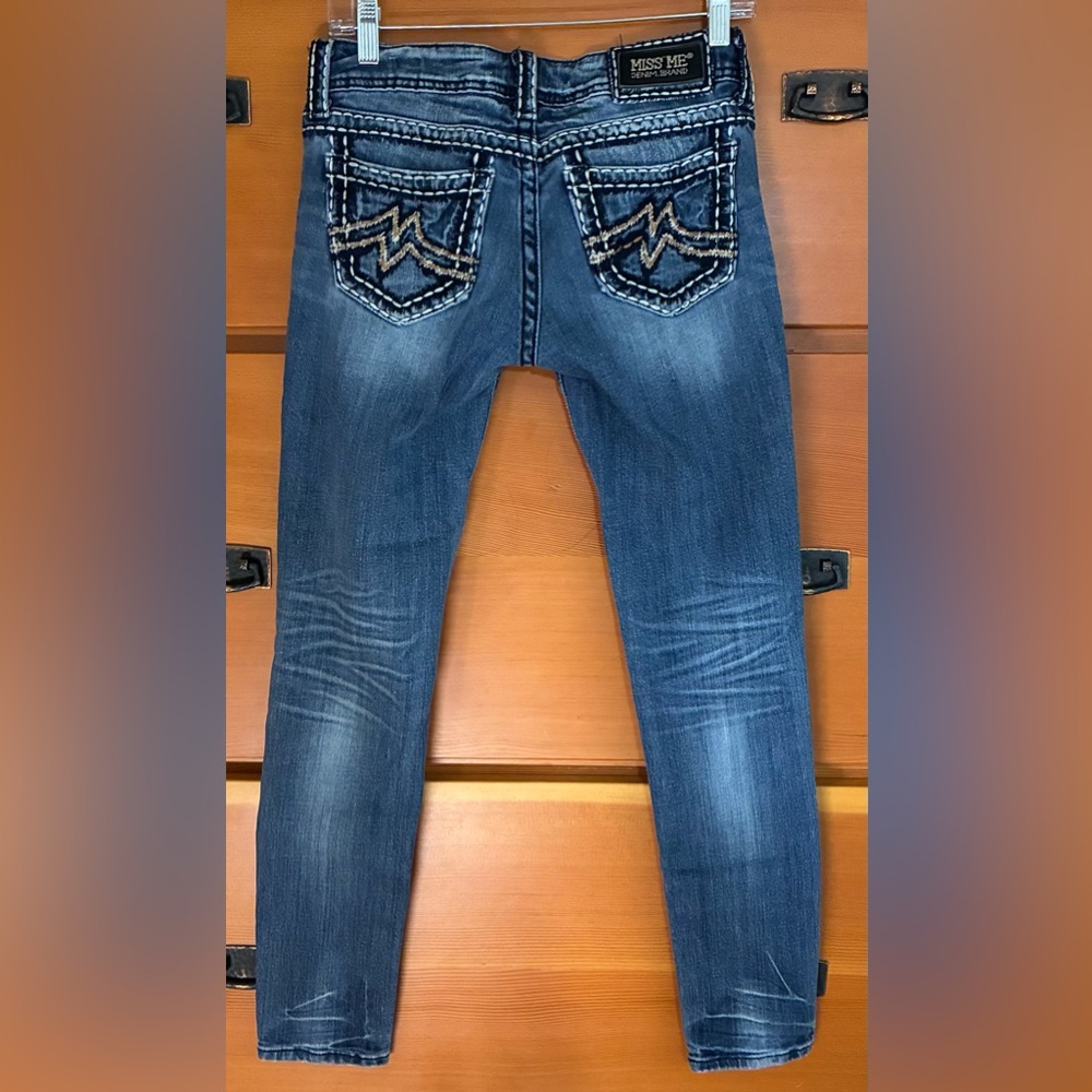Miss Me Sunny Skinny Jeans in Americana Blue VTG Wash Contrast Stitch Stretch